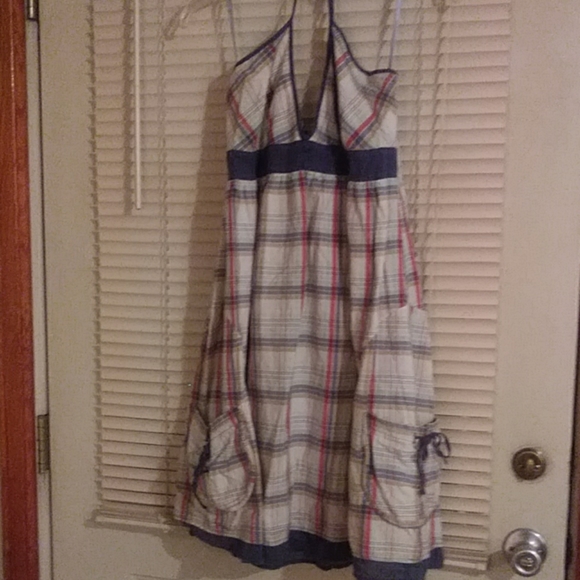 Dress - Picture 1 of 4